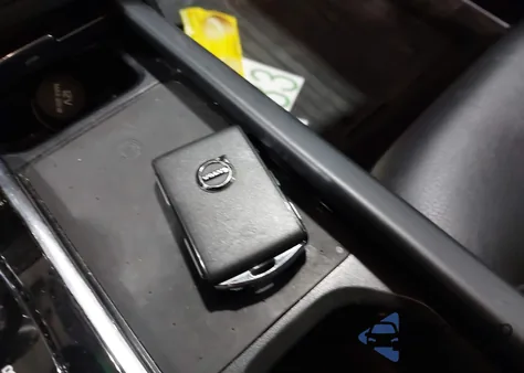 2021 Volvo Xc90 Recharge Plug-In Hybrid T8 Inscription 7 Passenger/T8 Inscription Expression 7 Passenger from USA, damaged, VIN YV4BR0CK9M1695040